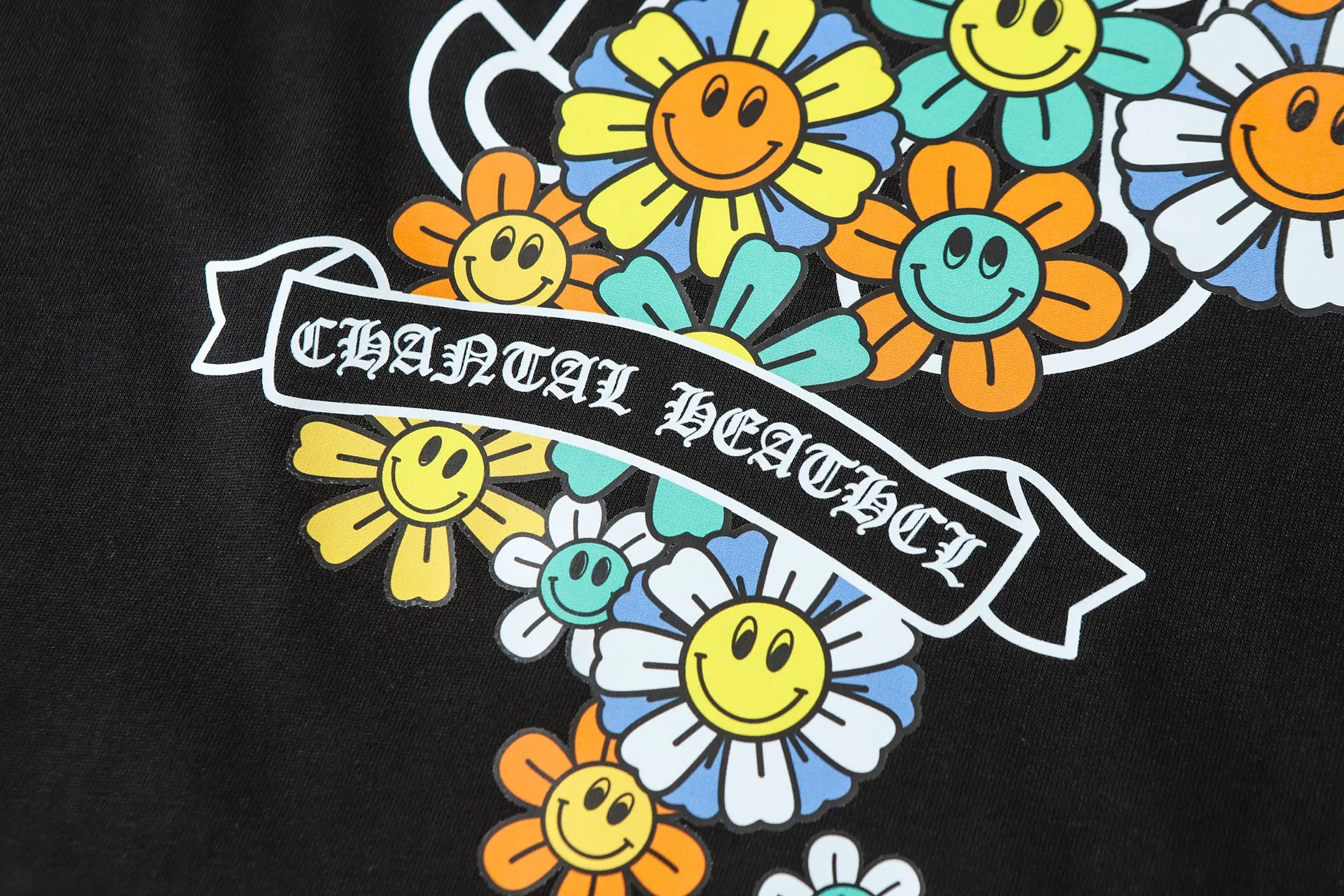 P150 cross-border model, please do not place an order if you are pursuing quality -Chrome Hearts/Chrome Hearts Sanskrit horseshoe sunflower print popular short-sleeved T-shirt -High weight, high density and high quality, soft, delicate and skin-friendly wool, soft and silky to the touch, excellent warmth and skin-friendly properties -Customized weaving and dyeing, no color difference, no matter the fabric or workmanship details, beat the ordinary version on the market -Colour: black white -Size: S M L XL